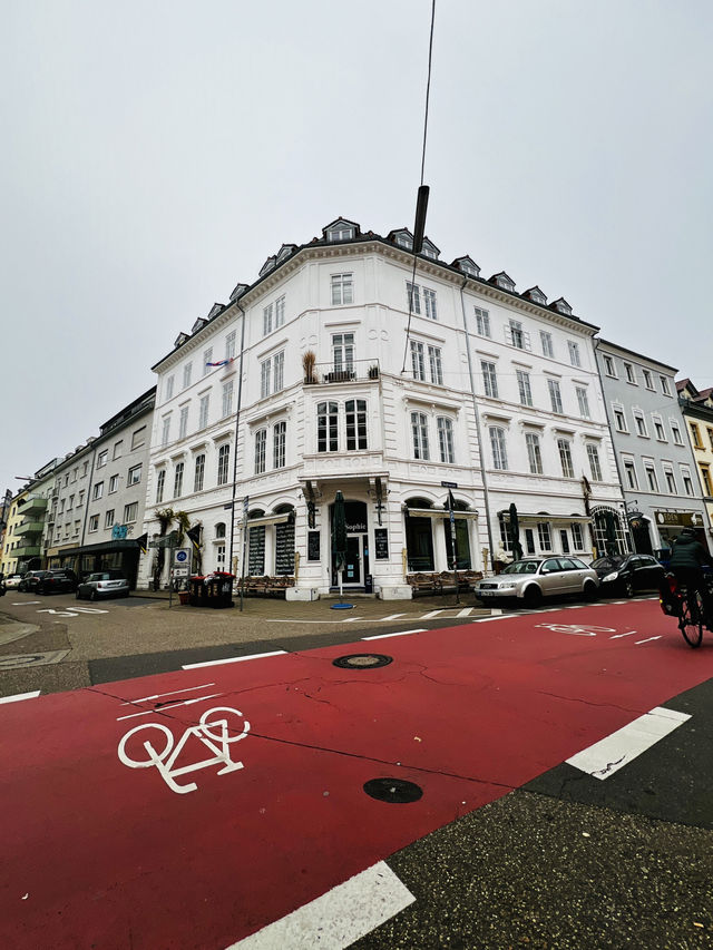 🛍️🚶‍♀️ Karlsruhe Calling: A Walkable Wonderland of Culture & Style 🇩🇪✨  
