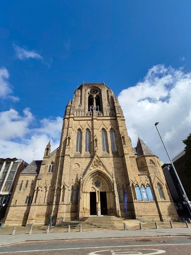 The Holy Name Church: Gothic Majesty Framed in Light 📸🕍