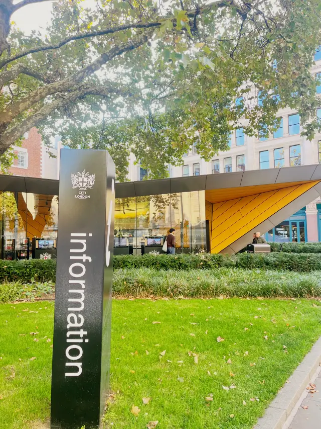 The Millennium Visitor Centre – A Futuristic Dialogue with St. Paul’s