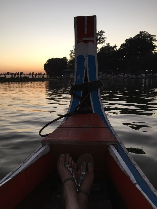 Mandalay Nights: Epic Heritage, Sunsets & Pagodas 🌅✨