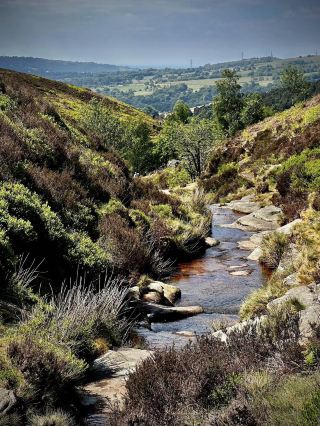 ピークディストリクト - 緩やかな丘陵と果てしない自由