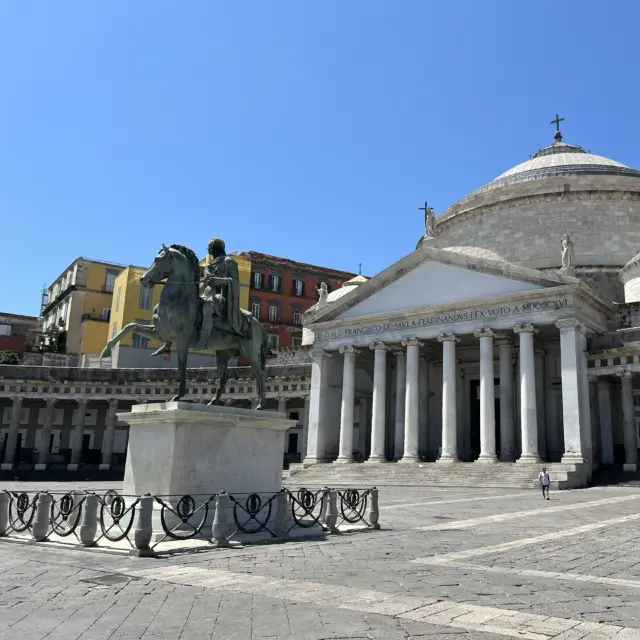 Naples is a city full of life, history … 🏺🏺🏺🇮🇹