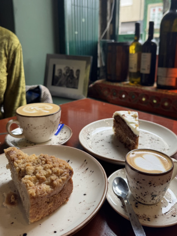 ポルト】アートと文化香る隠れ家カフェ「Dona Mira」で至福のコーヒー