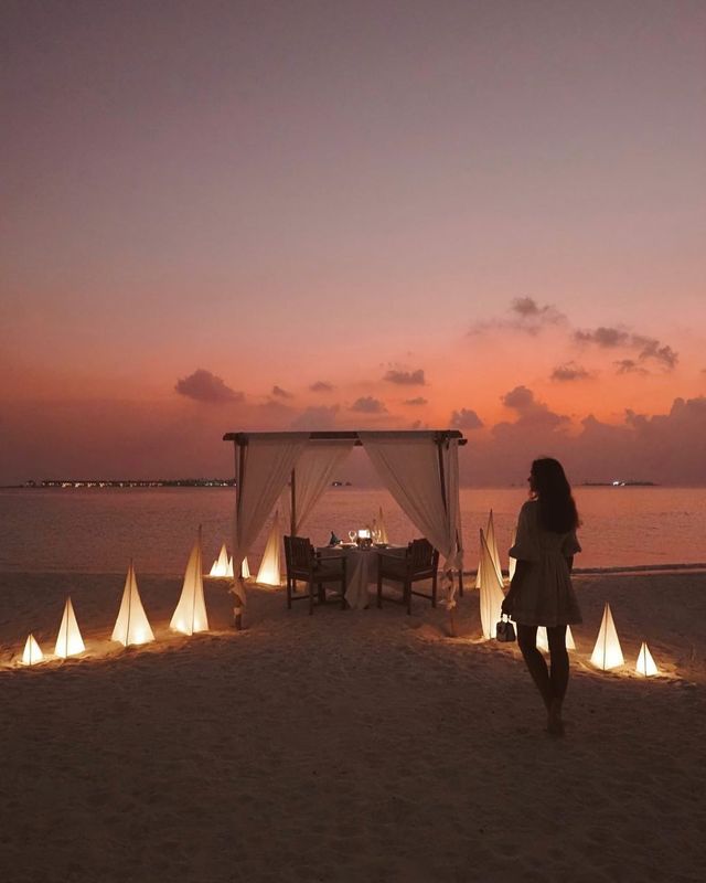Belgium, Thailand, Singapore, Italy, and the Maldives: Describing Destinations