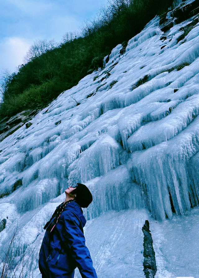 絕佳觀冰瀑地，徒步汶川（大寺村湛藍冰瀑）