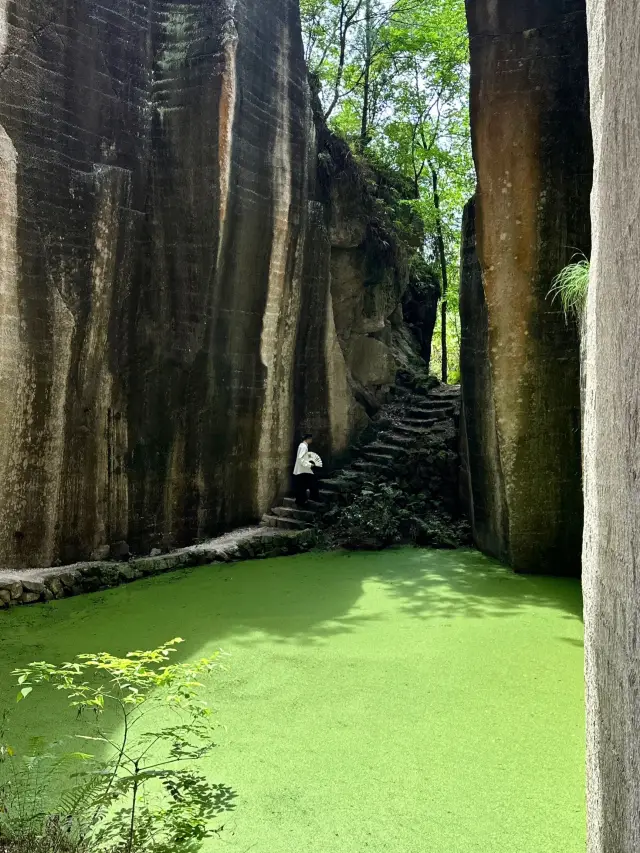 This is a lesser-known attraction in Lishui, Zhejiang~