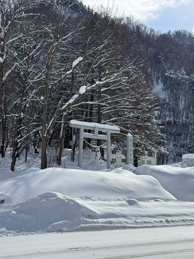 定山溪｜ 被低估的絕美雪國小鎮！