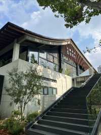 國內首家期刊主題書店
