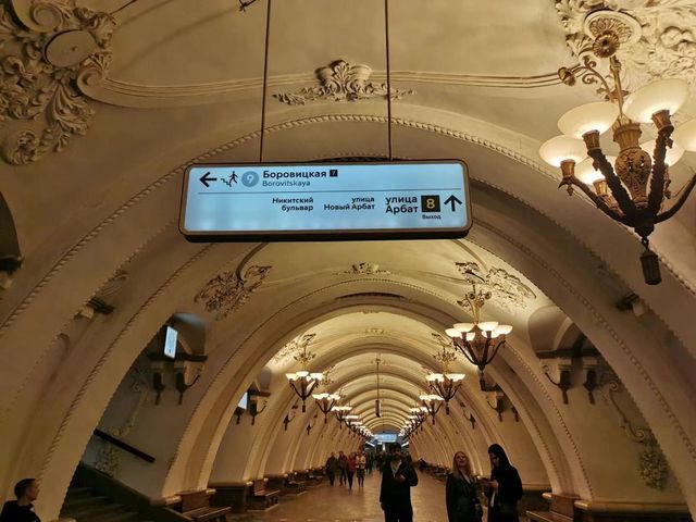 Exploring Magnificent Moscow Metro Stations 🚇