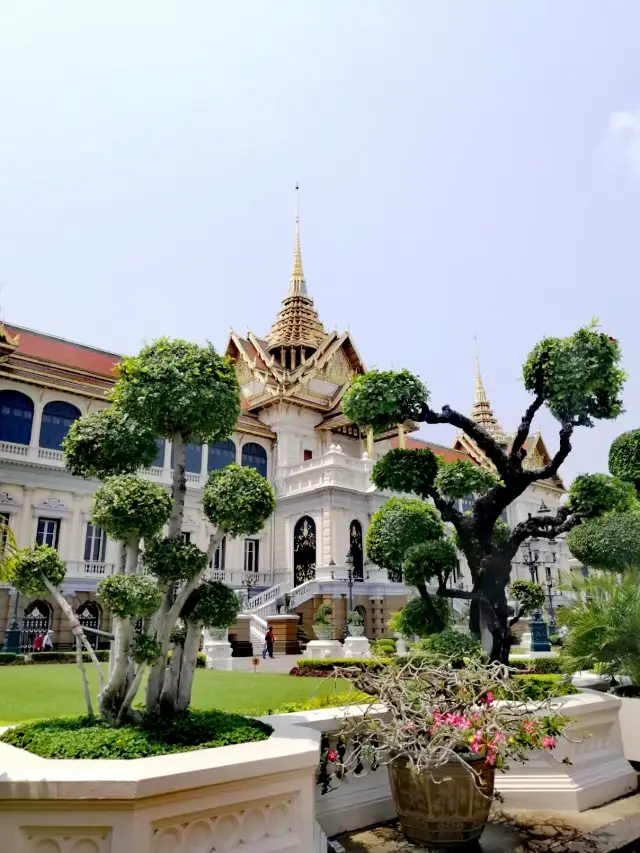The Grand Palace of Siam, how does it look like this!