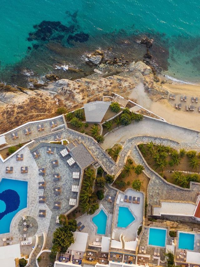 🌟 Mykonos Magic: Top Stays in Greece's Island Paradise 🌊