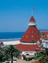 🌴🛏️ Coronado's Coastal Charm: Beachside Bliss & Luxury 🌊