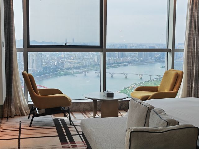 嘉陵江畔的超標旅行，南充高坪凱悅嘉軒酒店