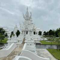 White Temple is stunning even in rainy days 