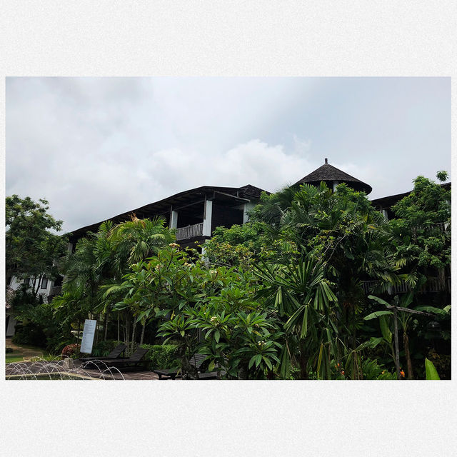 住的太舒服了｜還可以划皮筏艇去私人海灘遊玩，薩瓦迪卡！