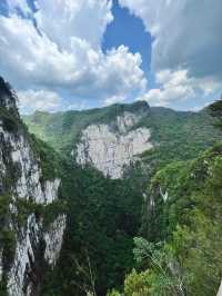 廣西百色|大石圍天坑群•這曠野山河。