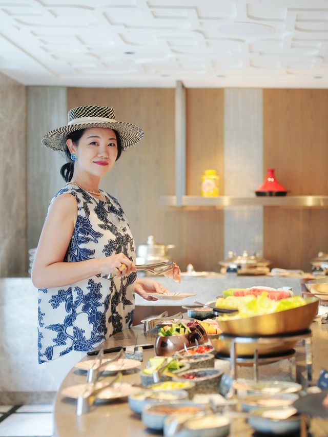 香港好味道.文華東方酒店美食地圖 擁有60年歷史的香港文華東方酒店 位於中環C位 見證香港60年的風華絕代。