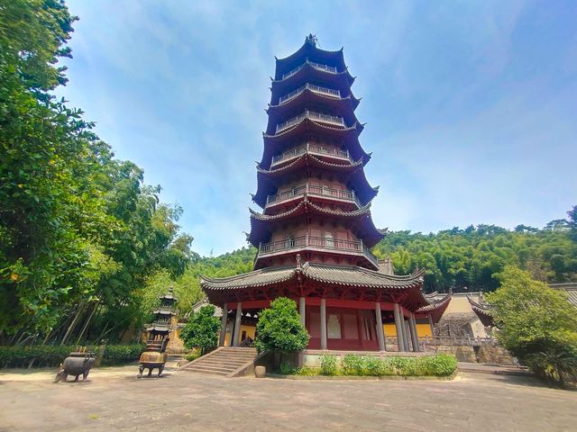 中國唯一以印度國王命名的寺院，始建於晉朝。