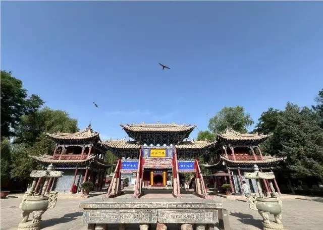 국내 최대 규모의 와불이다.