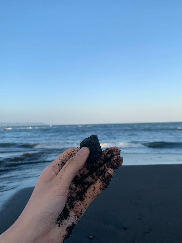好靚呀！好鍾意巴里島呢個小眾黑色沙灘。