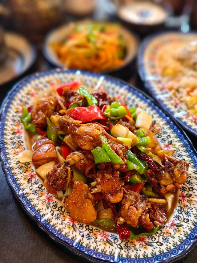 上海寶藏泰國餐廳！菠蘿炒飯讚不絕口。
