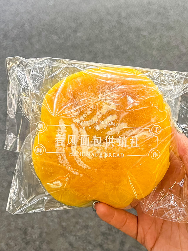 回成都只做一件事：炫麵包  國慶小長假外出了三五天，成都我最想念的不是火鍋串串，而是這家麵包店。