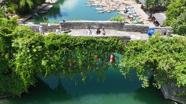 廣西陽朔遇龍橋。