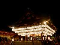 ⛩️京都八坂神社：夜色中流光溢彩的靈性之地