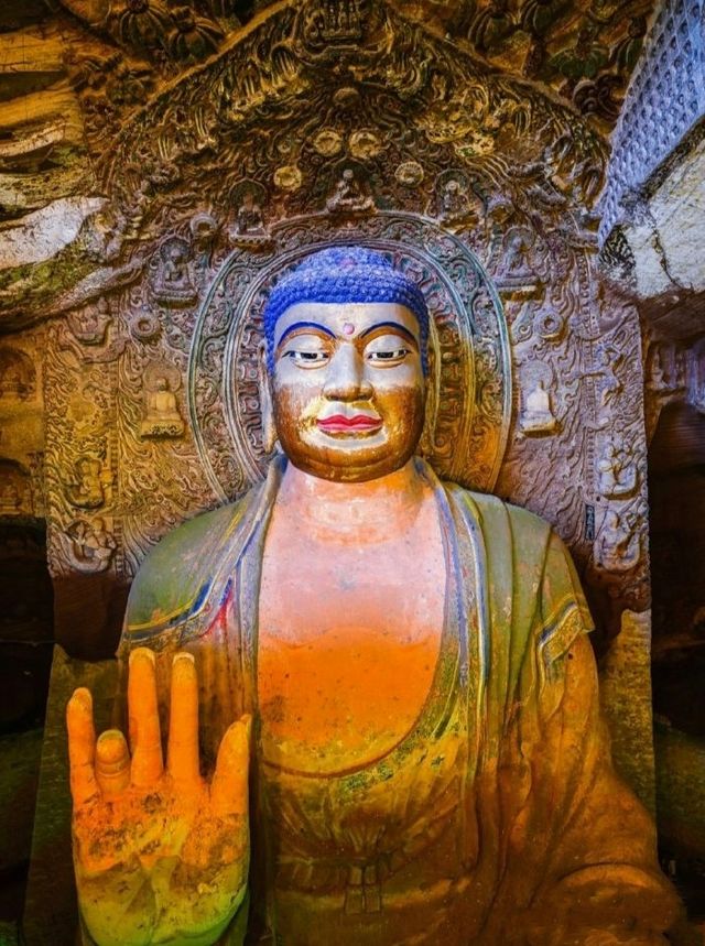 彬州大佛寺石窟。