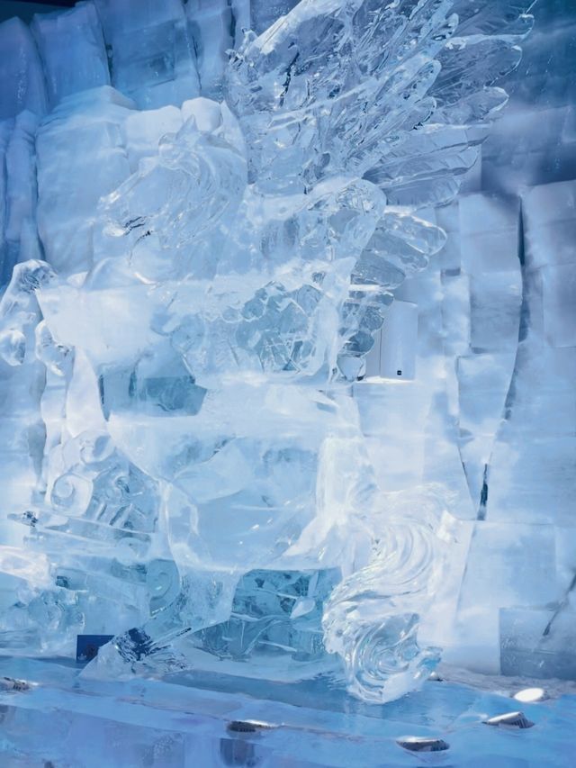 哈爾濱的冰雪館，一年四季都可以看到冰雕啦