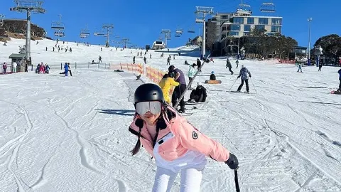 [Melbourne Ski Guide | Victoria Snow Carnival] — traveler post in Bright