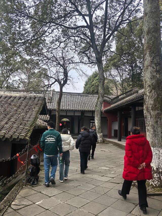 綿陽周邊遊｜竇圌山、武都鎮一日遊，登高望遠，祈福觀奇