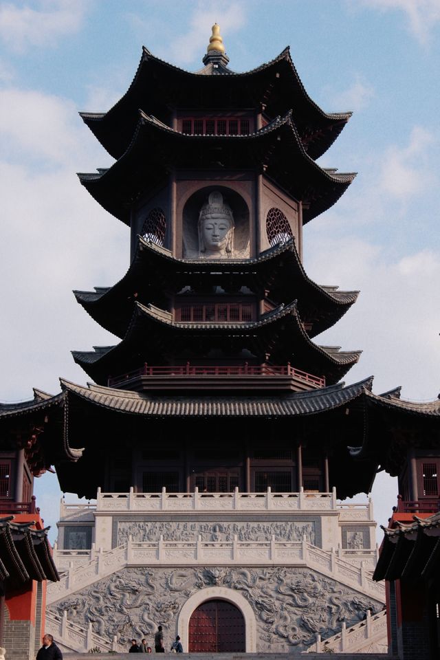 比起雞足山，我更喜歡這常年香火旺盛