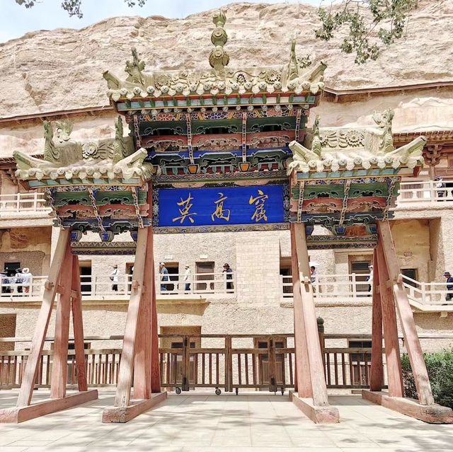 千年佛國：敦煌莫高窟，絲路上的藝術瑰寶
