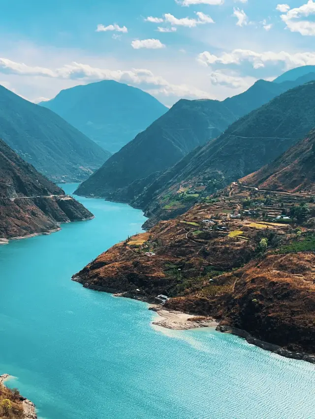 Lijiang-Lugu Lake | Step into a landscape painting and experience unparalleled natural beauty