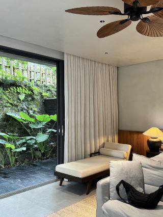 Guangzhou! Staying at Conglinli Wild Luxury Homestay felt like living in a painting.