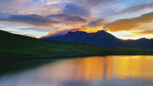 漫步九鼎山，在山巒雲海間找尋心靈的棲息處