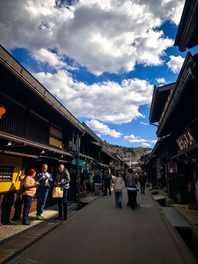 日本中部高山之旅漫步於江戶時期的歷史名城