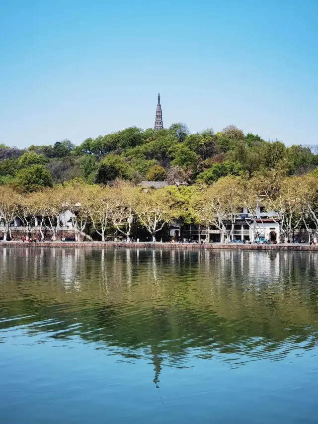 Baidi Causeway Guide | The Romance of West Lake Hides in This Millennium-Old Causeway