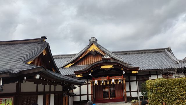 伏見稻荷大社：朱色神域與山野禪境
