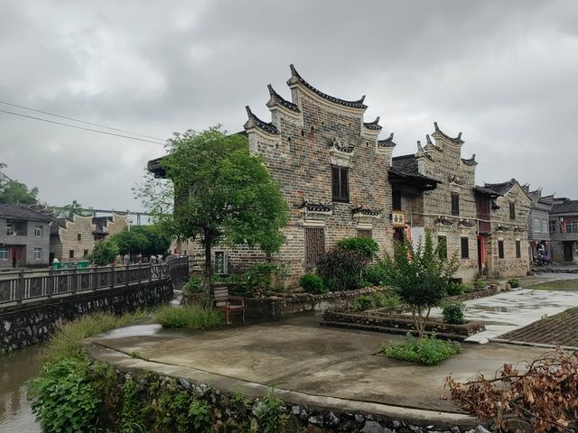 湖南資興辰崗嶺之石頭丘古村