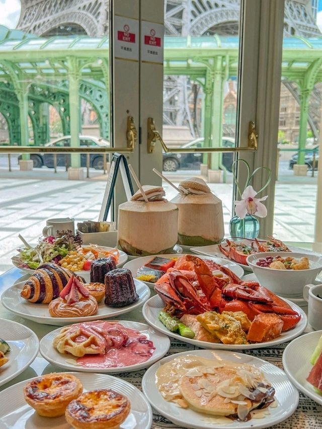 澳門巴黎人必吃！鐵塔下的豪華自助餐，芝士龍蝦、鵝肝任食攻略 