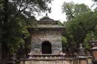 靈巖寺|墓塔林