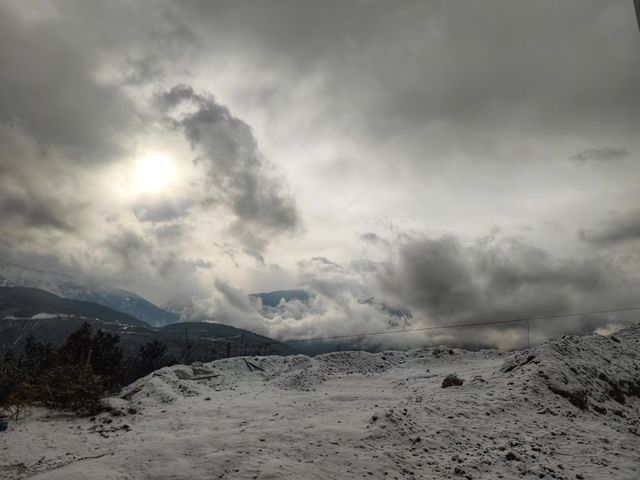 冒雪勇闖金沙馬蹄灣梅里十三峰，我畫給你看！