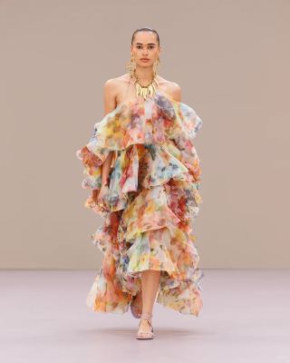 파리 패션 위크: 시드니 라벤더 베이에서 영감을 받은 폭풍