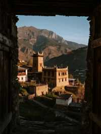 滇西北秘境老姆登!秋日雲海翻湧,帶孩子住怒族民宿、學非遺手作