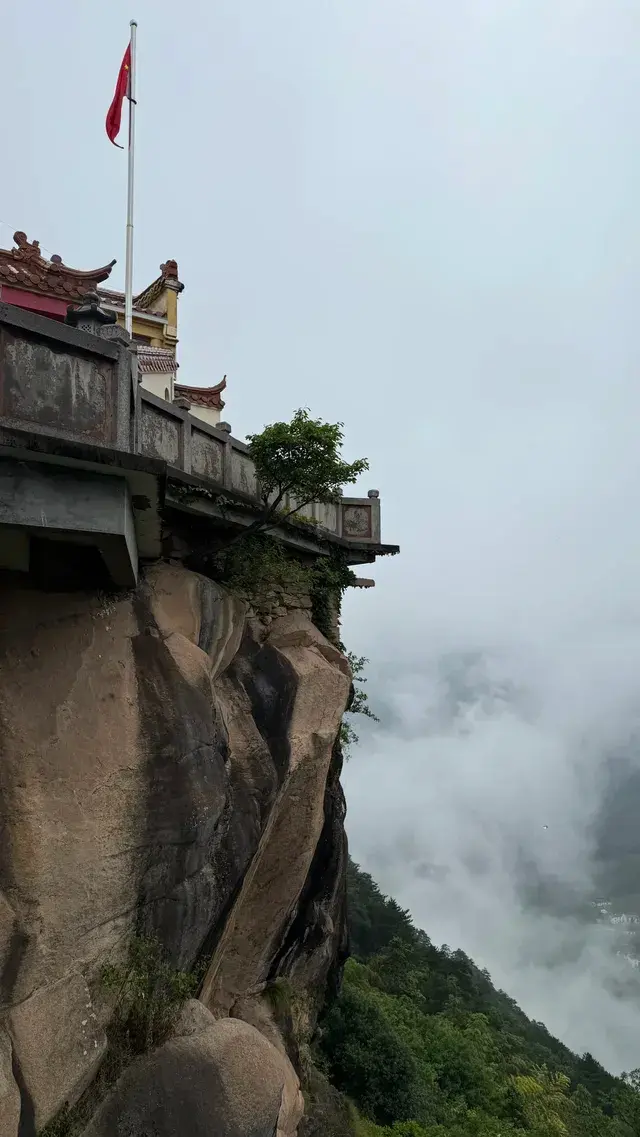 九華山百歲宮｜在雲端遇見600年不腐的“