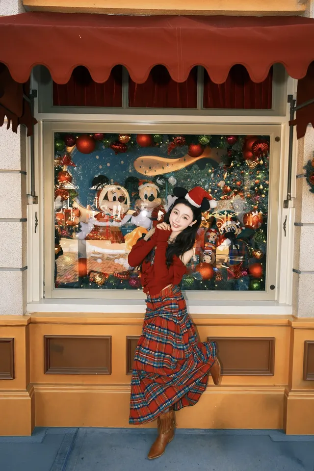 ⁺⁎˚* 𝑯𝑲 𝑫𝒊𝒔𝒏𝒆𝒚 𝒅𝒂𝒚 