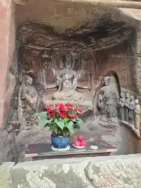 居民樓下的唐代千手觀音