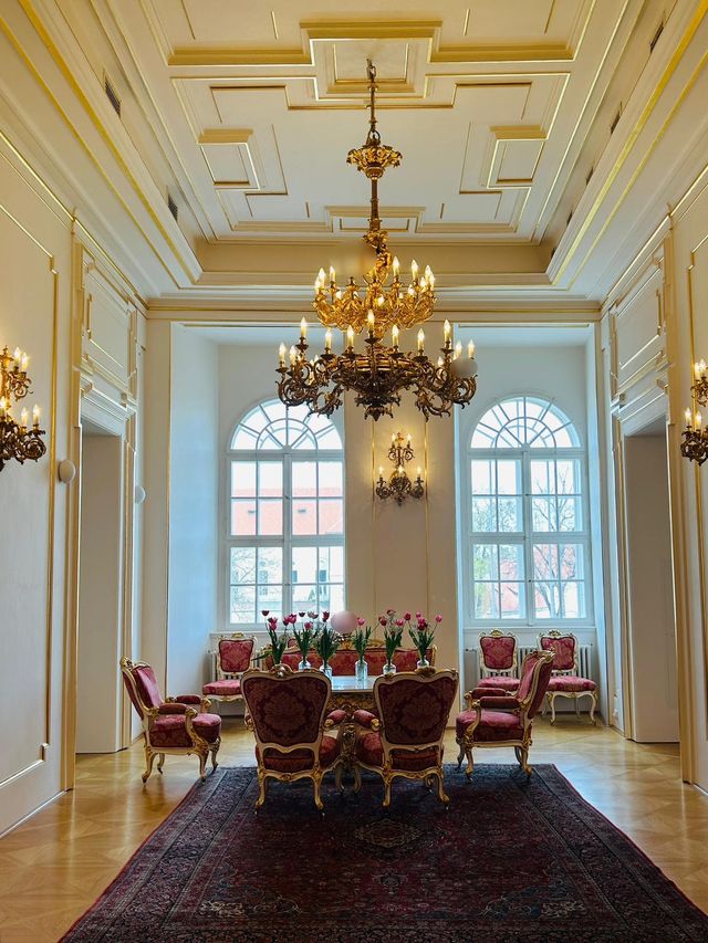 捷克總統府居然能免費進?! 捷克總統府居然能免費進?!